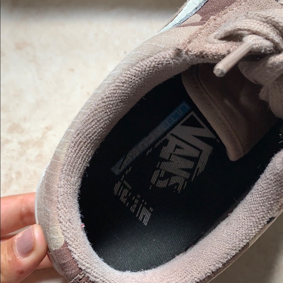 Vans - Picture 6 of 6